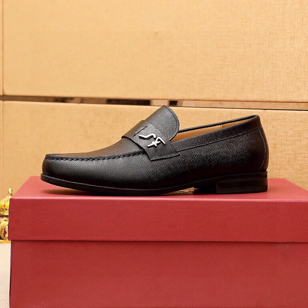 Men's shoes 💰480 💐 Product trademark: Ferragamo "Ferragamo" casual leather shoes Regular size: 38-44 (45🉑️customized) Product materials: Selected imported first-layer cross-grain cowhide leather upper + luxury hardware buckle, imported water-dyed cowhide leather lining. Strong three-dimensional visual effect, original outsole color: 4⃣️seed leather materials available